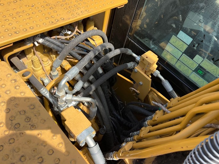 2016-caterpillar-313fl-image-18