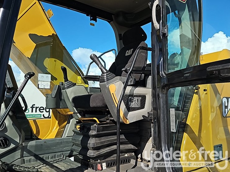2021-caterpillar-320gc-image-38