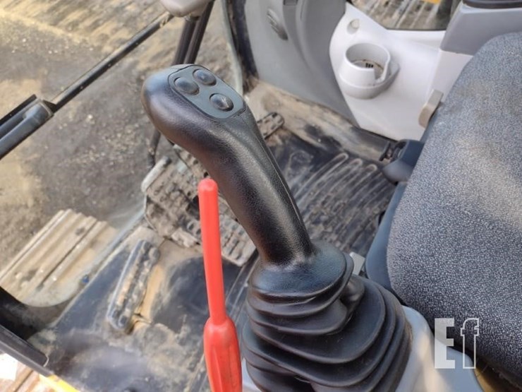 john-deere-210-image-10