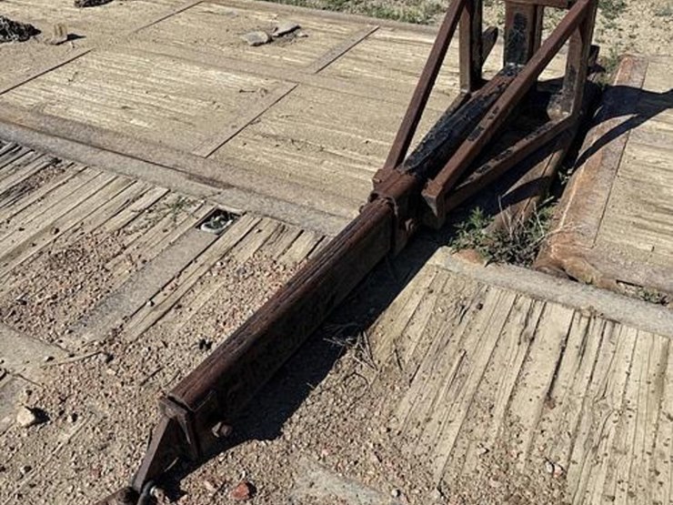 cat-1255-forklift-jib-image-2