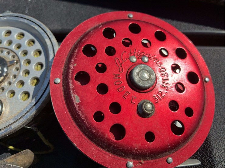 assorted-vintage-fly-rods-and-reels-image-4