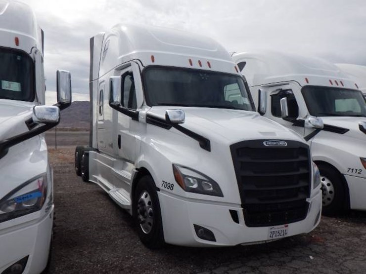 2024-freightliner-cascadia-126-image-2