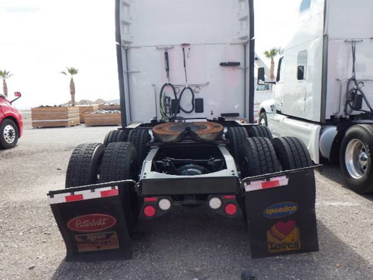 2023-peterbilt-579-image-5