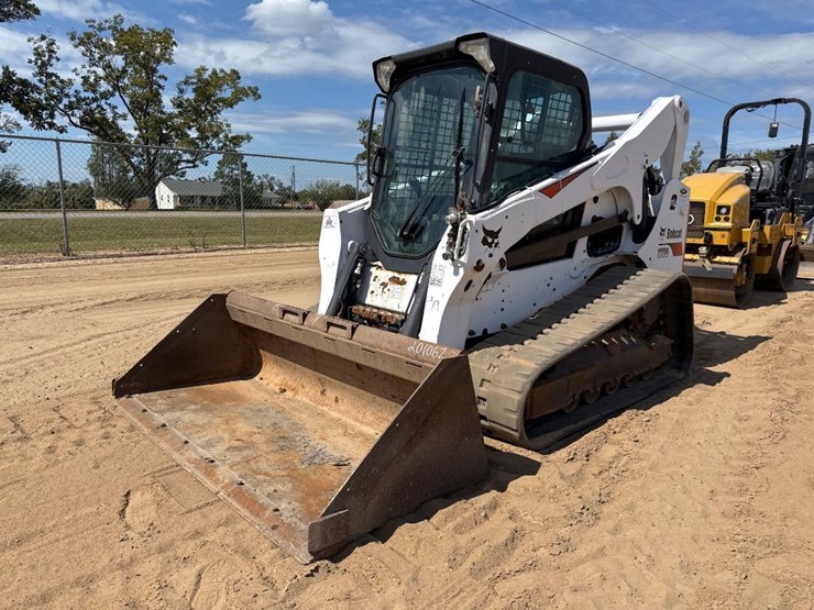 2020-bobcat-t770-image-2