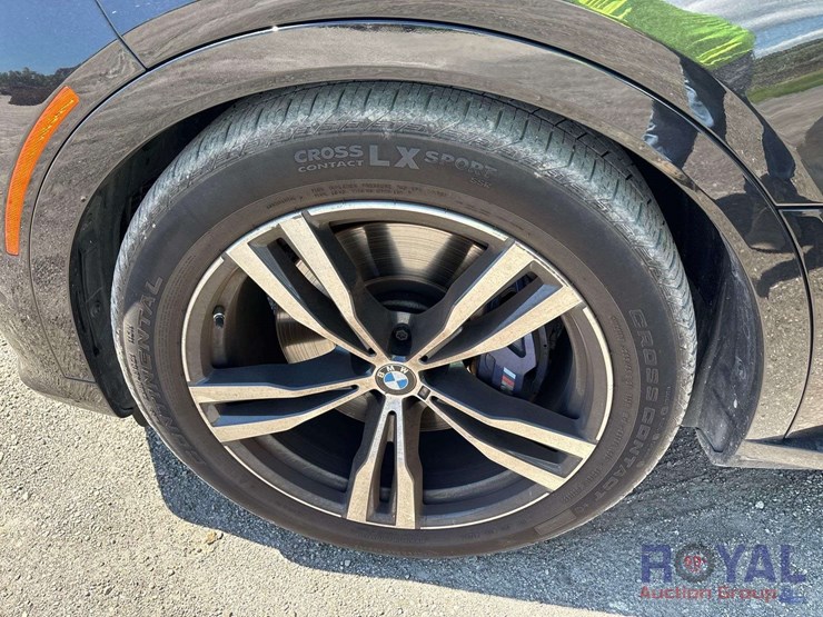 2022-bmw-x7-xdrive40i-awd-suv-image-27