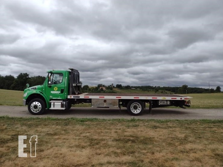 2019-freightliner-business-class-m2-106-image-1