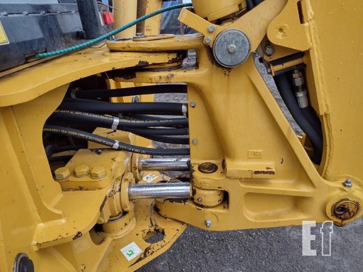 2004-caterpillar-416d-image-27