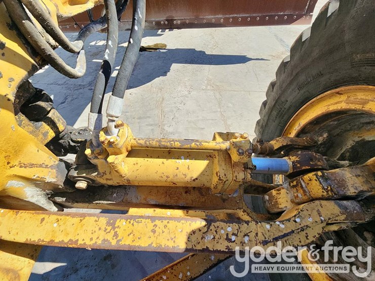 caterpillar-16g-image-15