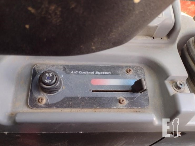 kubota-svl65-2-image-9