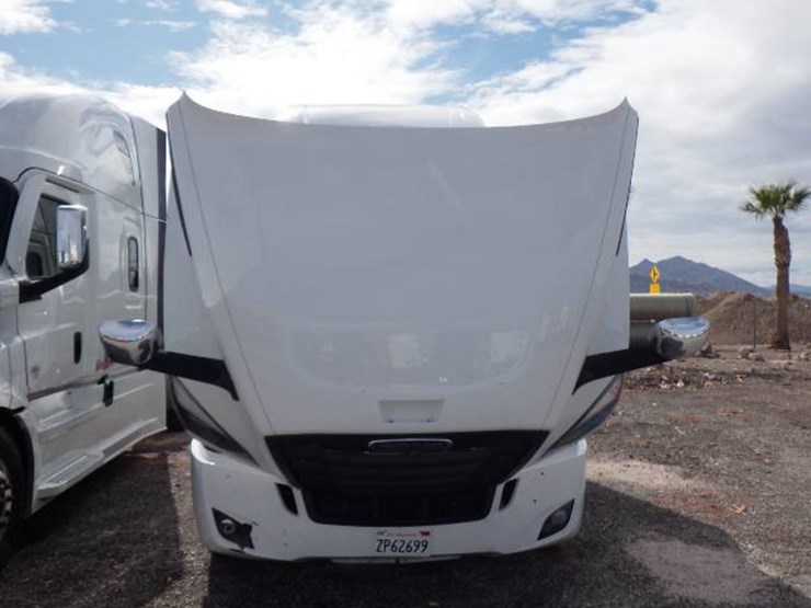 2024-freightliner-cascadia-126-image-16