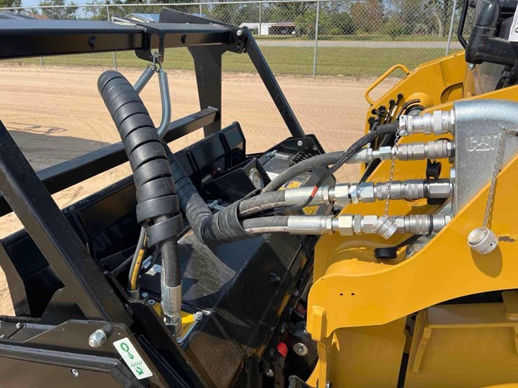 2025-caterpillar-275-skid-steer-image-21