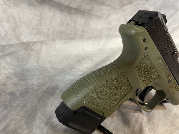 #4785-•-beretta-apx-a1-compact-9mm-luger-pistol,-sn:-axc150906-image-7