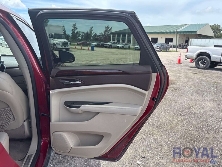2012-cadilac-srx-suv-image-22