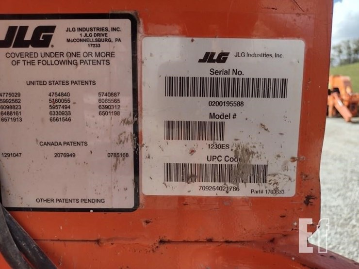 2010-jlg-1230es-image-6