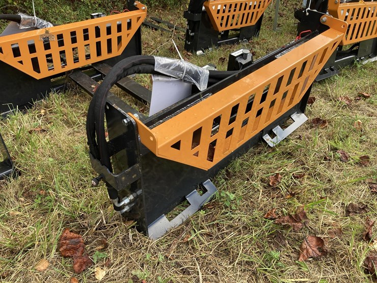 wolverine-pfa-11-3300g-skid-steer-hydraulic-pallet-forks-image-3