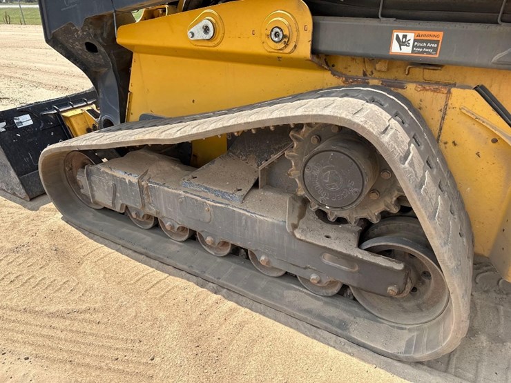 2022-deere-333g-image-9