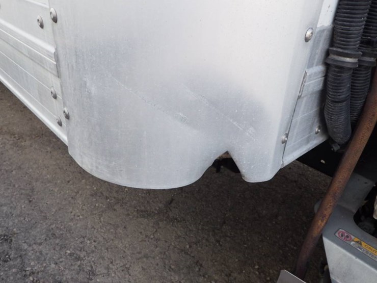 2015-hino-268a-image-5