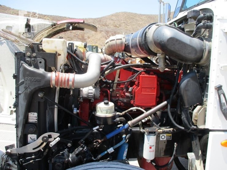 2008-peterbilt-365-image-6
