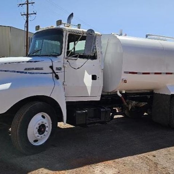 1994 FORD 9000