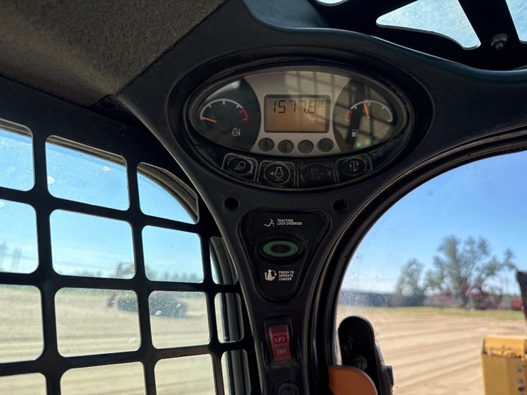 2022-bobcat-t770-image-24