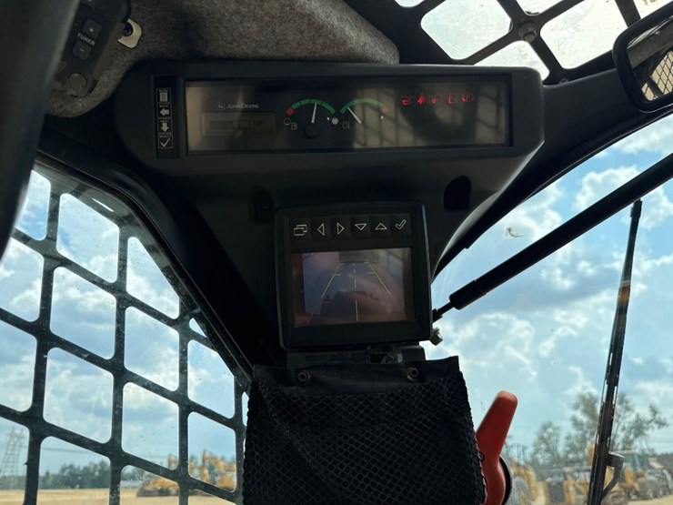 2022-deere-333g-image-26