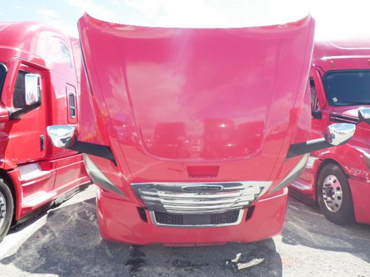 2021-freightliner-cascadia-126-image-17