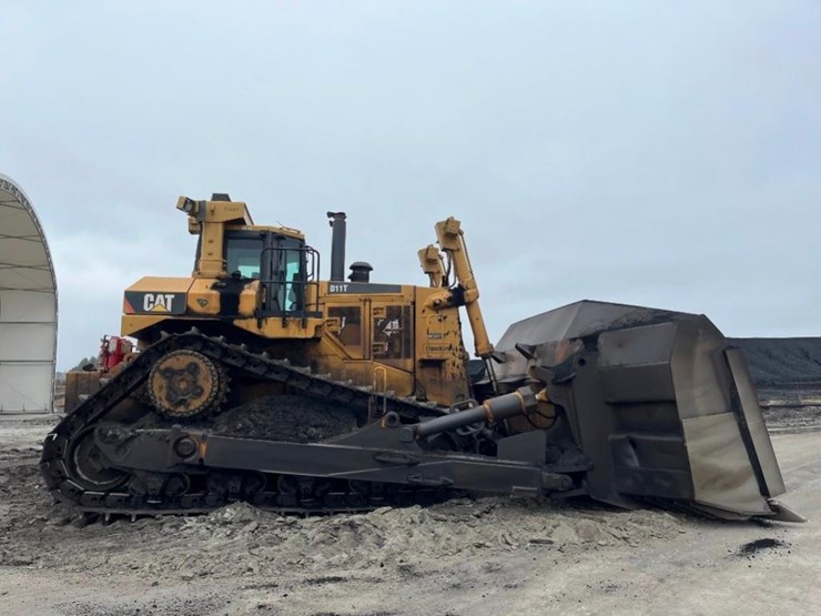 2017-caterpillar-d11t-image-2