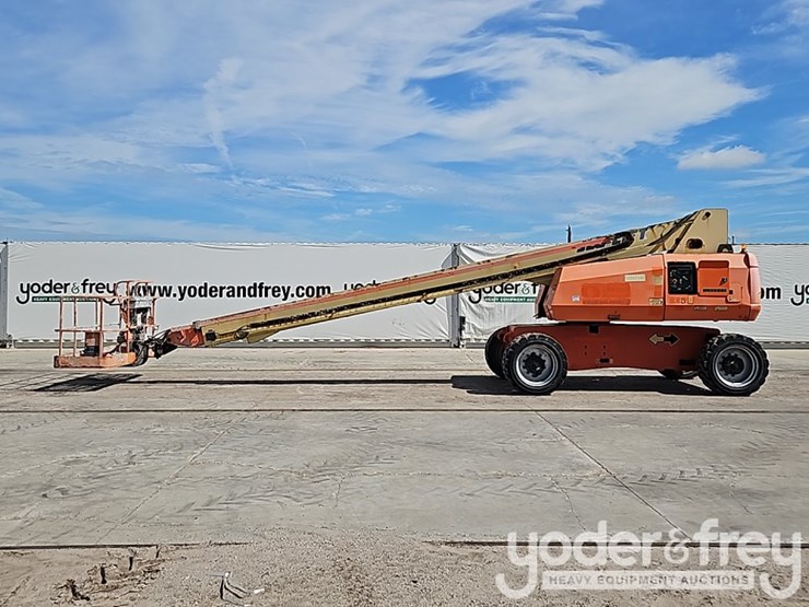2015-jlg-800s-image-2