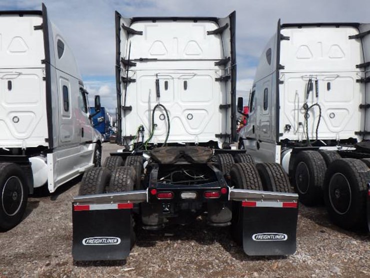 2024-freightliner-cascadia-126-image-6