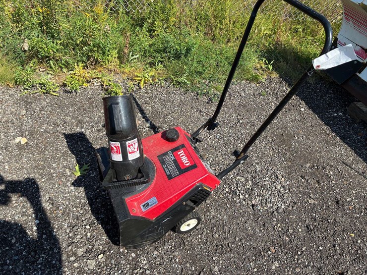 toro-snow-blower-image-1