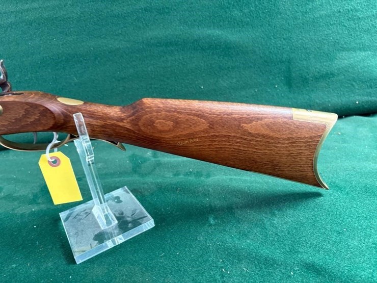 traditions-crocket-32cal-black-powder-rifle-image-7