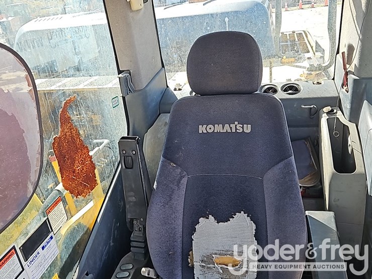 2015-komatsu-pc210-lc-10-image-37