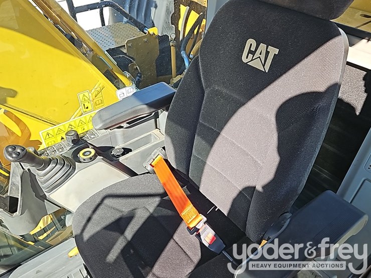 2021-caterpillar-320gc-image-39