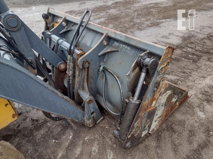 2019-deere-410l-image-20
