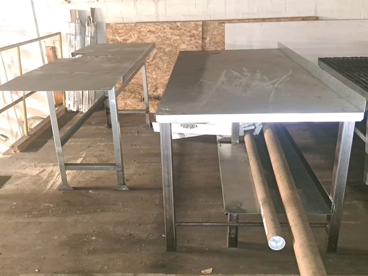 #184-•-metal-table-image-2