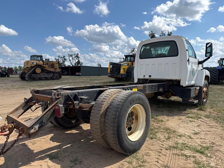 2005-gmc-c8500-chassis-truck-image-6