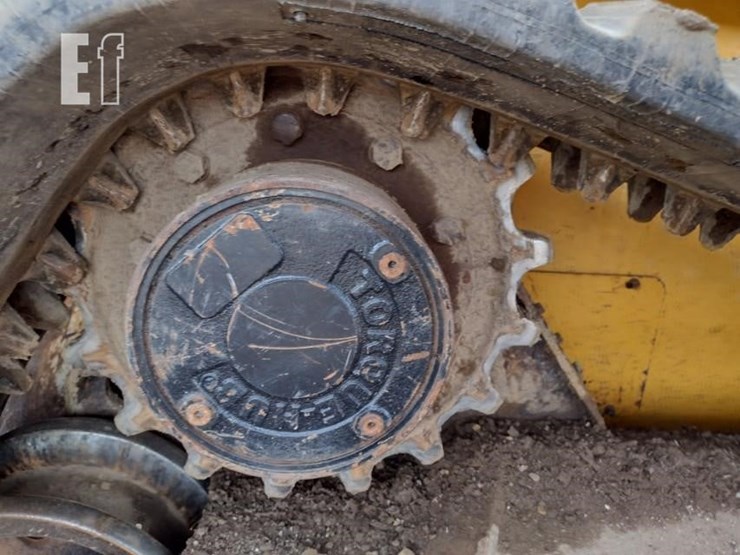 2015-deere-333e-image-28