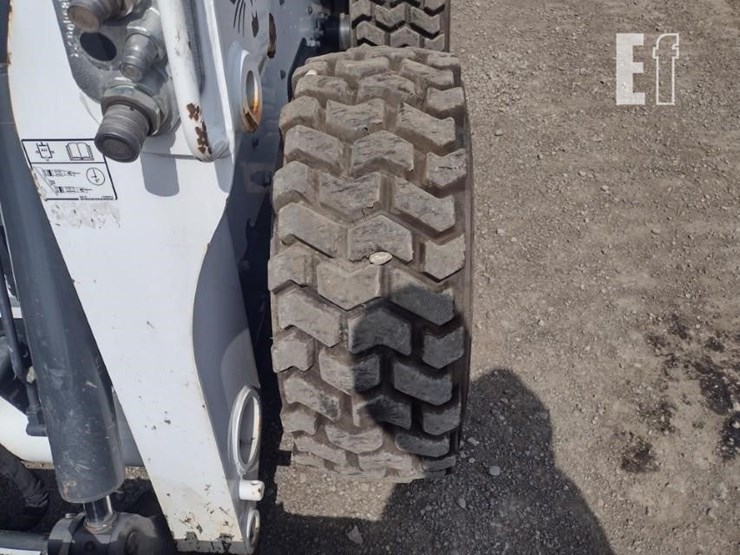 2022-bobcat-s740-image-21