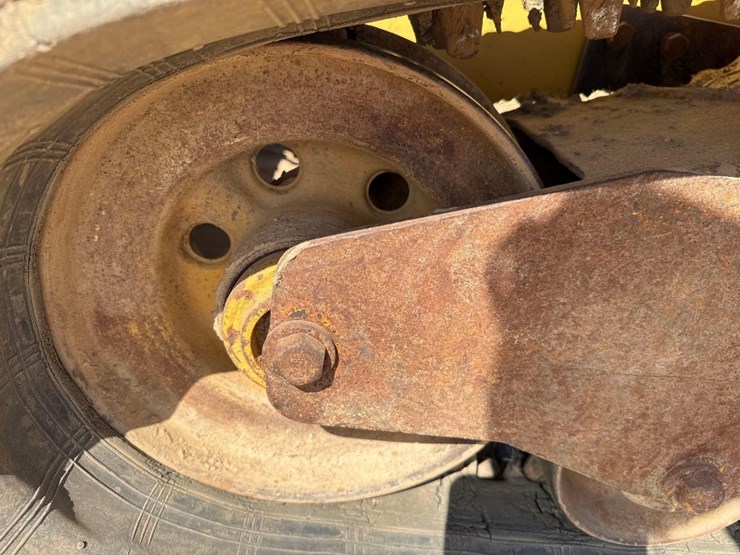 2014-caterpillar-299d-image-12