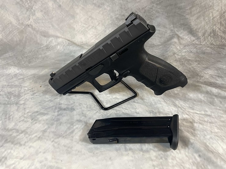 #4795-•-beretta-apx-9mm-luger-pistol,-sn:-a126539x-image-23