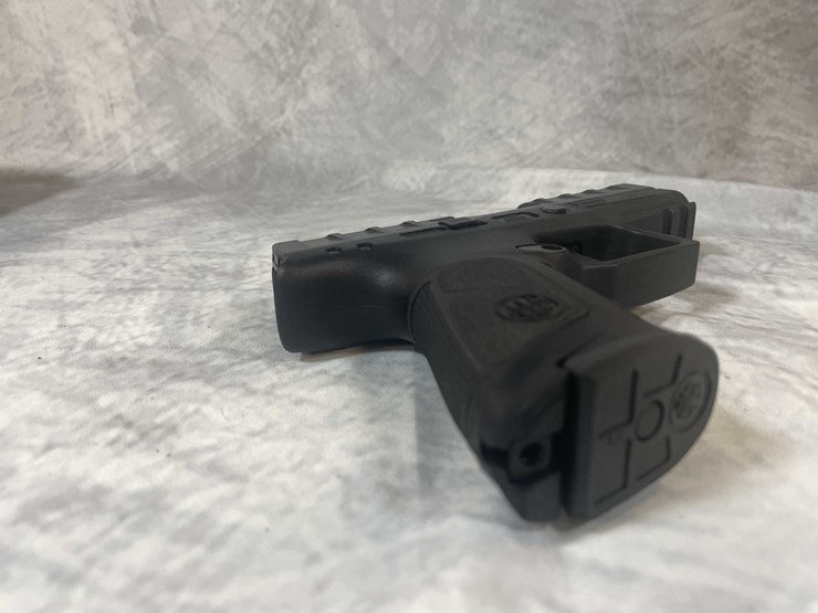 #4799-•-beretta-apx-centurion-9mm-luger-pistol,-sn:-a076450x-image-5