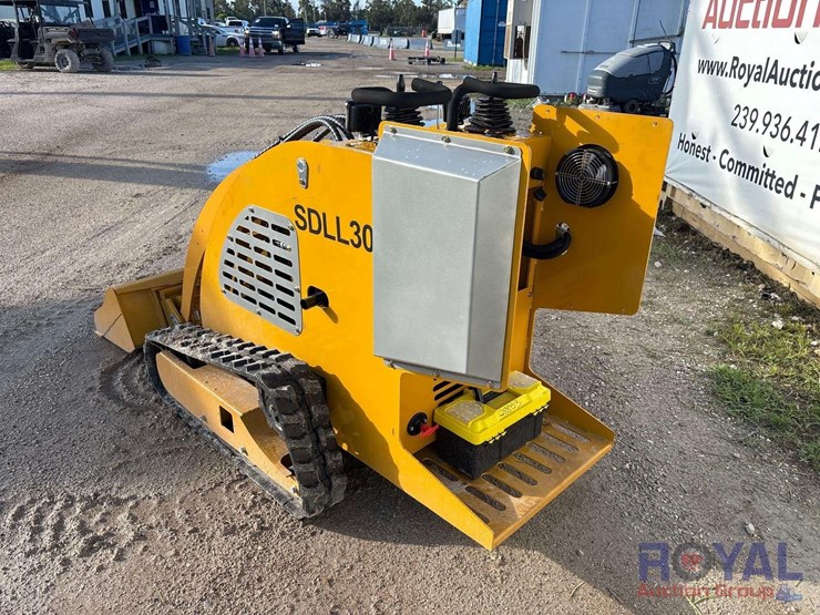 2025-sdll30-mini-stand-on-track-loader-skid-steer-image-4