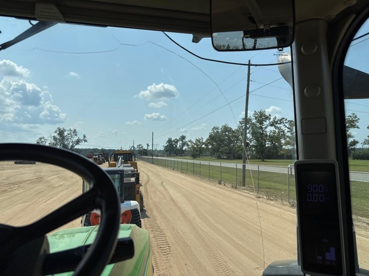 john-deere-8r-310-image-39