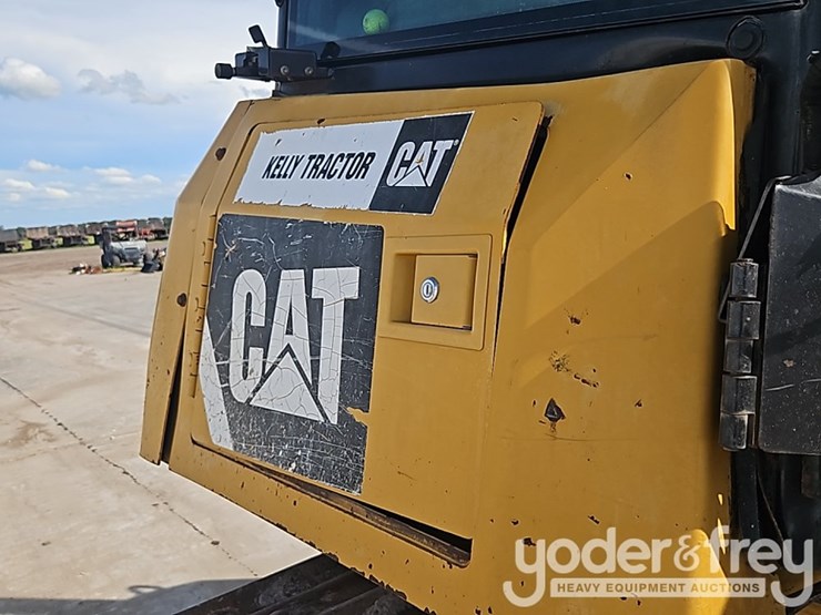 2014-caterpillar-d6k2-lgp-image-32