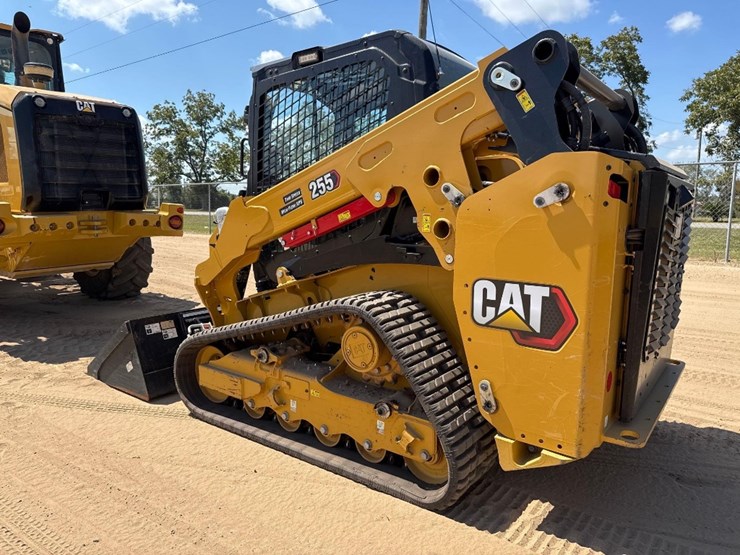 2024-caterpillar-255-skid-steer-image-8