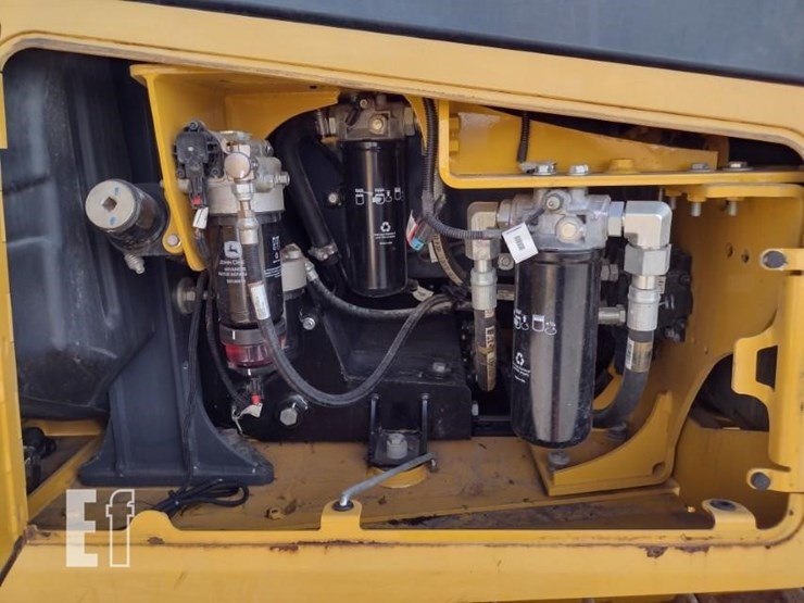 2022-deere-450k-image-40