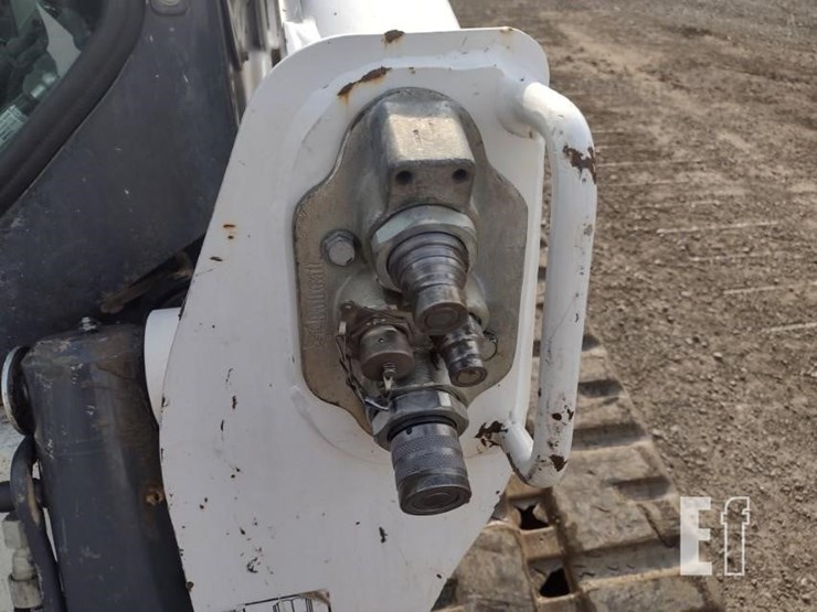 2019-bobcat-t740-image-17