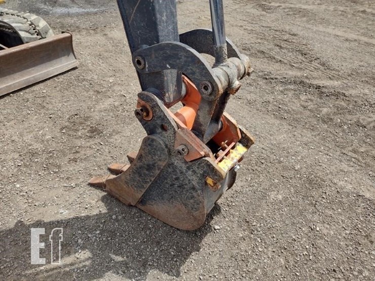 2021-deere-26g-image-16