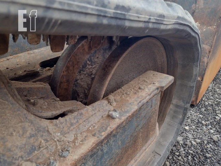 2020-bobcat-t595-image-34