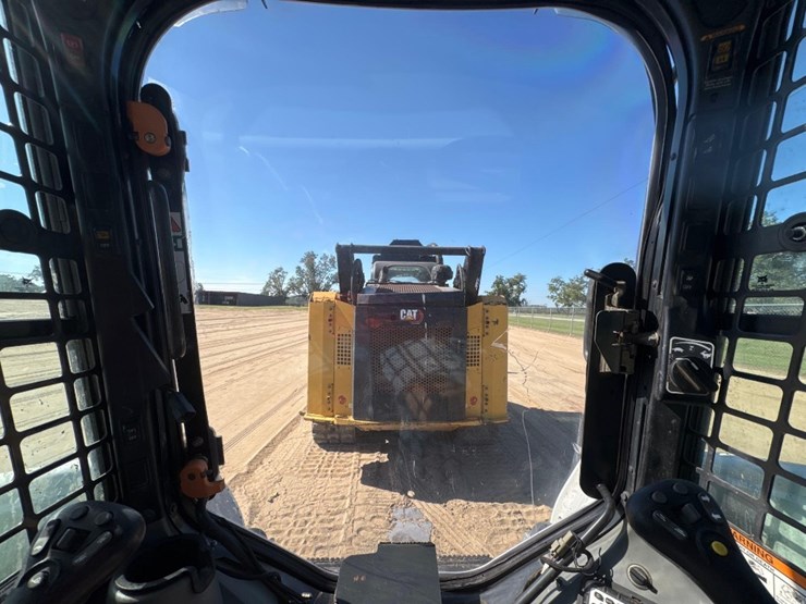 2022-bobcat-t770-image-23